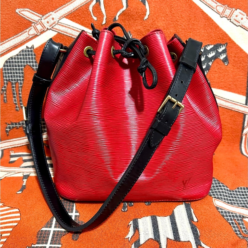 LOUIS VUITTON ❤️🌟 PETIT EPI NOE RED BLACK BAG ⭐️